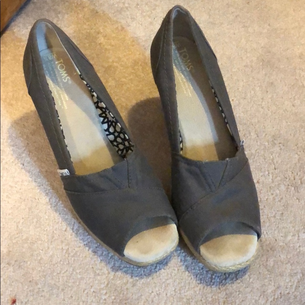 Toms open toe Wedges, size 8 1/2.